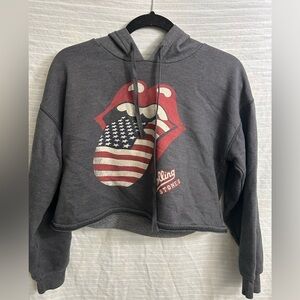 Rolling Stones US Flag Tongue Gray Cropped Hoodie Size Medium.  B10